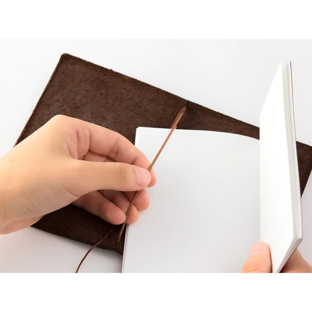 Traveler's Journal Passport : Brown