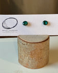 EL026-18 Green/Gold Resin Studs