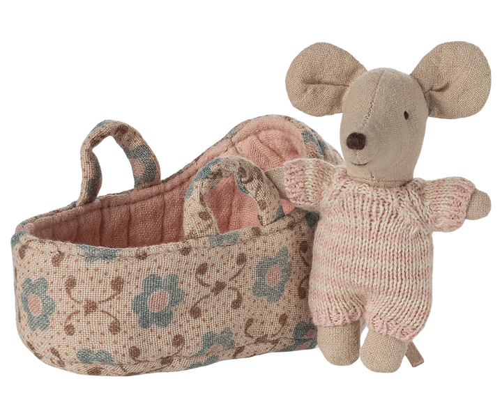 Baby mouse in carry cot - Rose