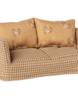 Couch, Mouse - Mable