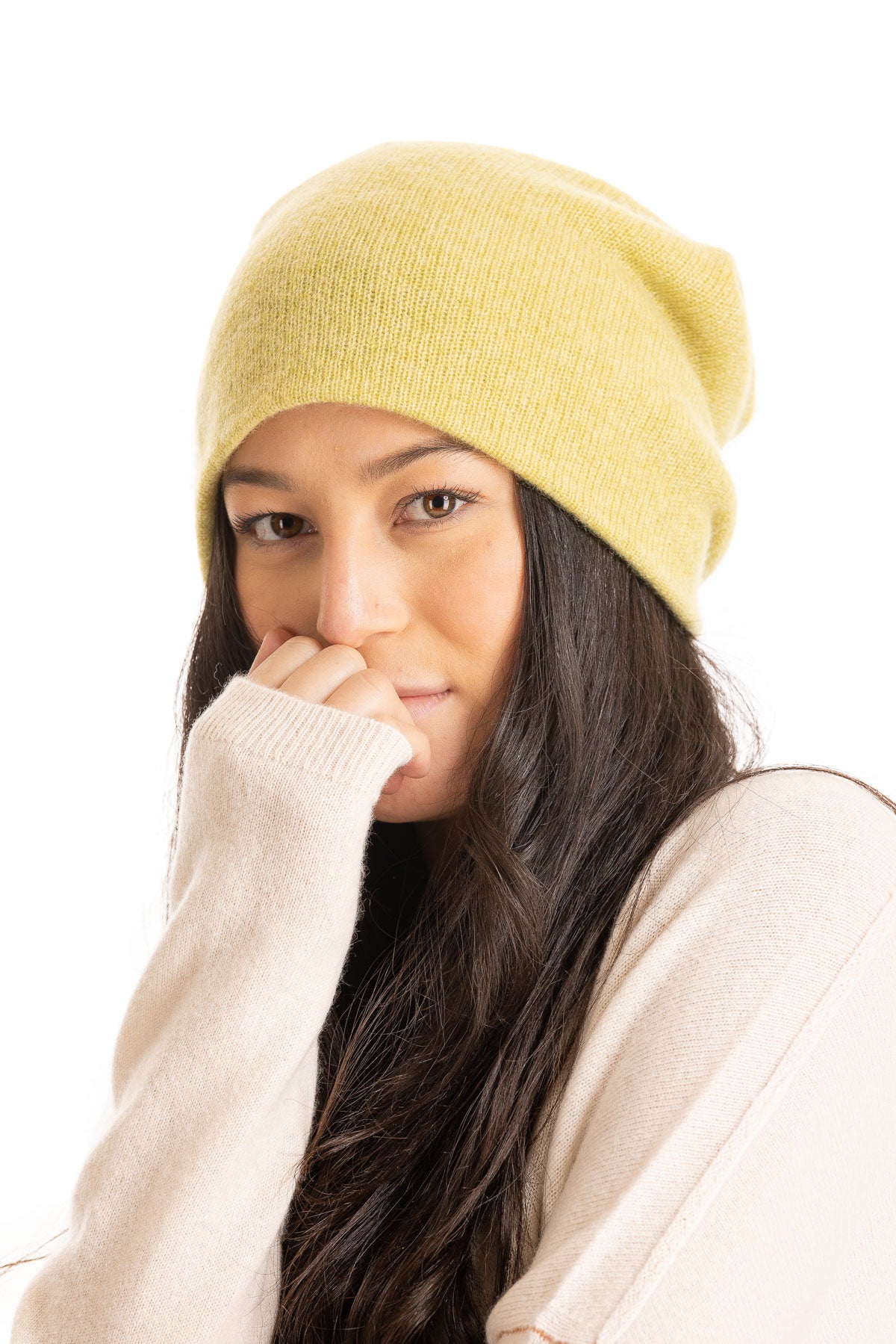 Slouchy Cashmere Beanie – STUDIO DEN Slouchy Cashmere Beanie – STUDIO DEN
