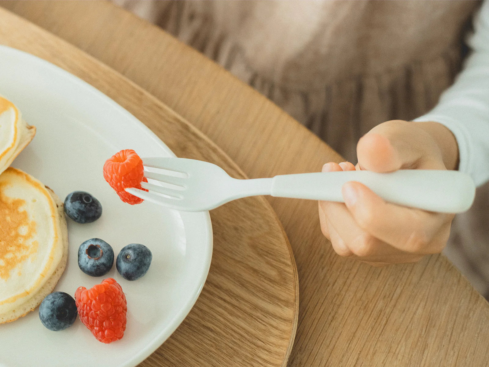 NEST  Spoon & Fork - White