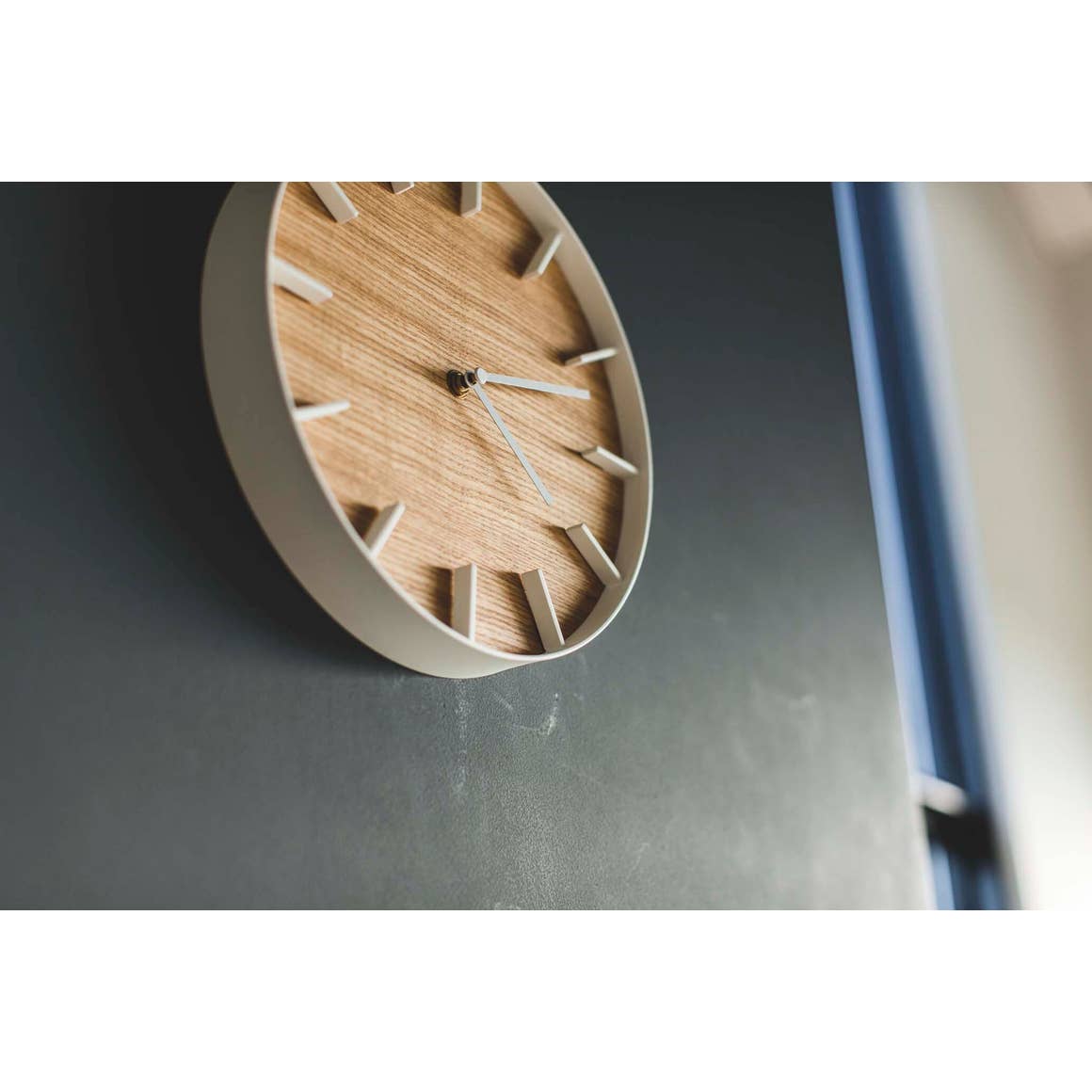RIN Natural Wood Wall Clock