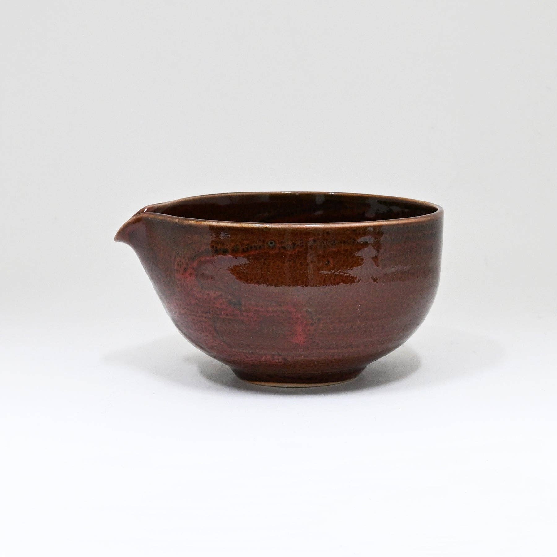 Yukiakari Katakuchi Matcha Bowl With Spout - Yuzu Aka