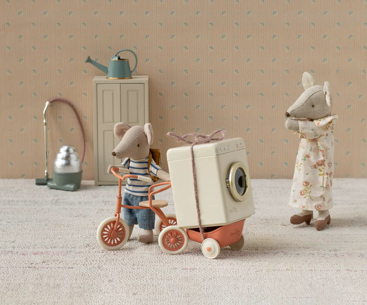 Tricycle Mouse, Big Brother with Bag