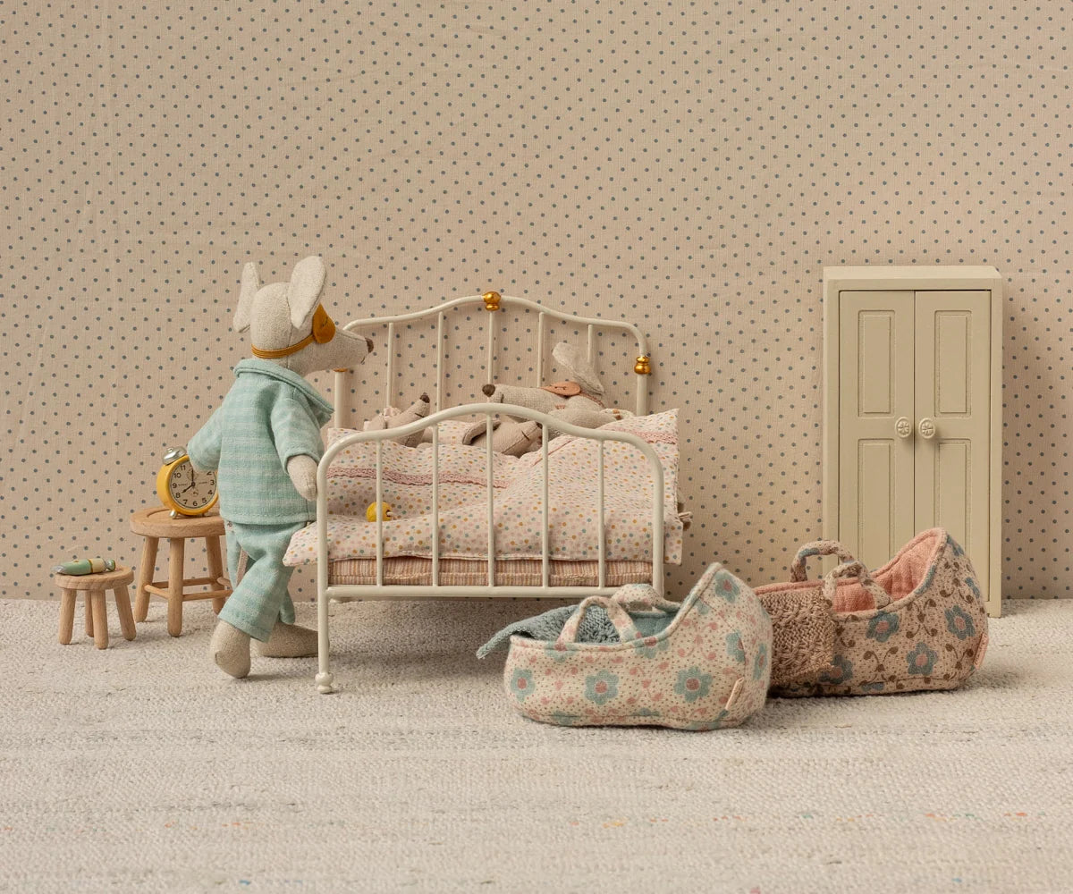 Carry Cot, Baby Mouse - Blue