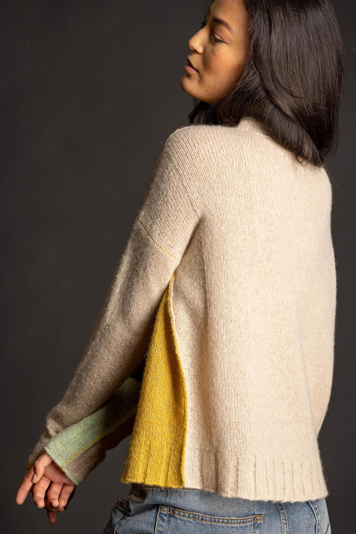 Dreamy Cashmere Block Crew - Beige/Turmeric