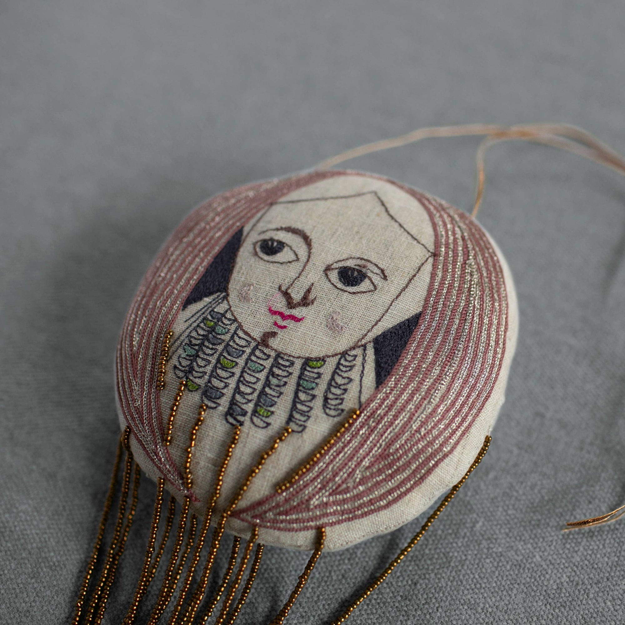 Wonderful Wizard / Balloon, Oz Wallhanging, Ornament, Token