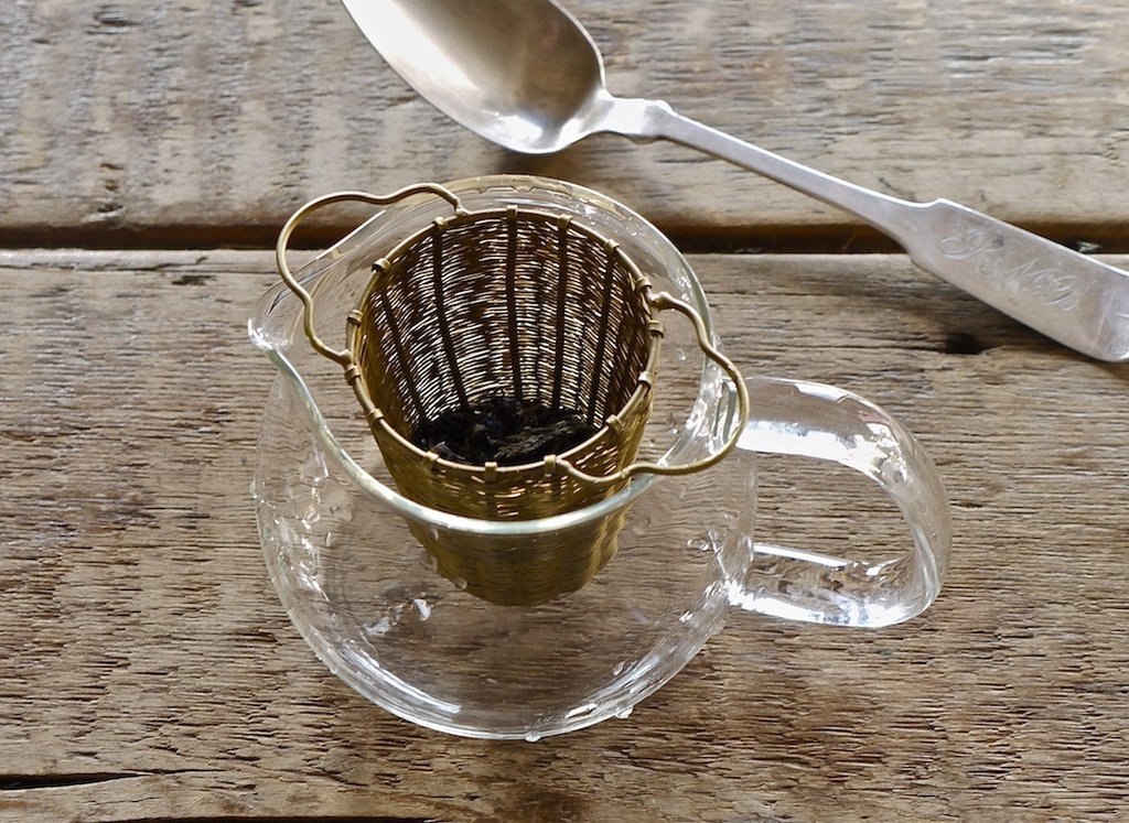 Handwoven Tea Basket - Thumbnail 3